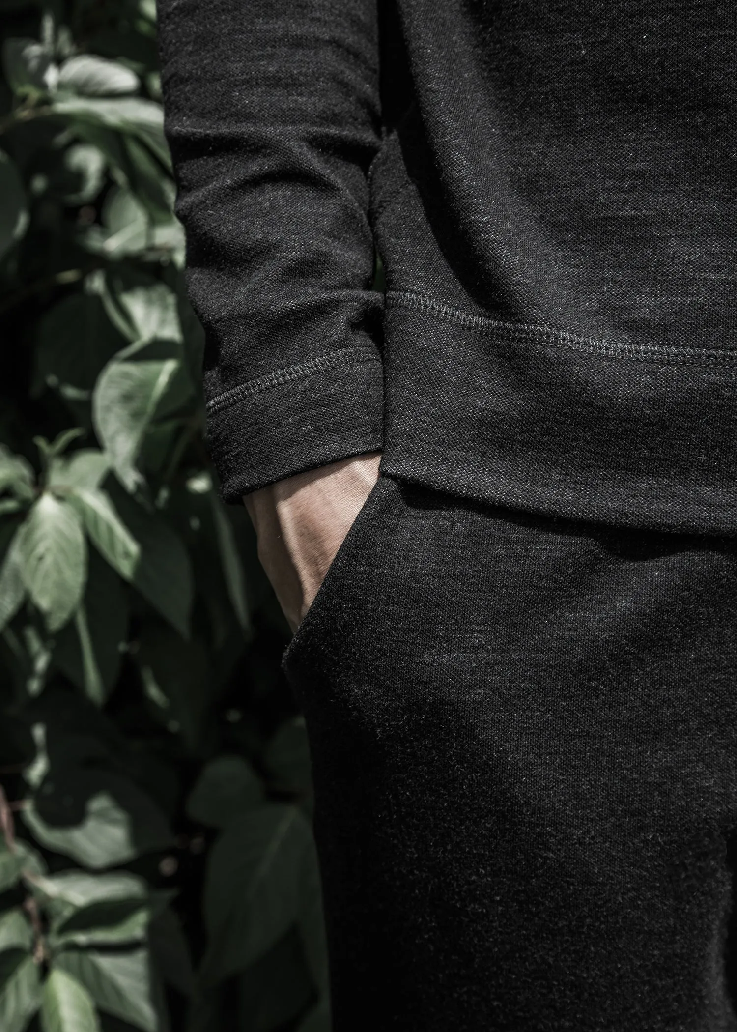 003 - PULLOVER - BLACK
