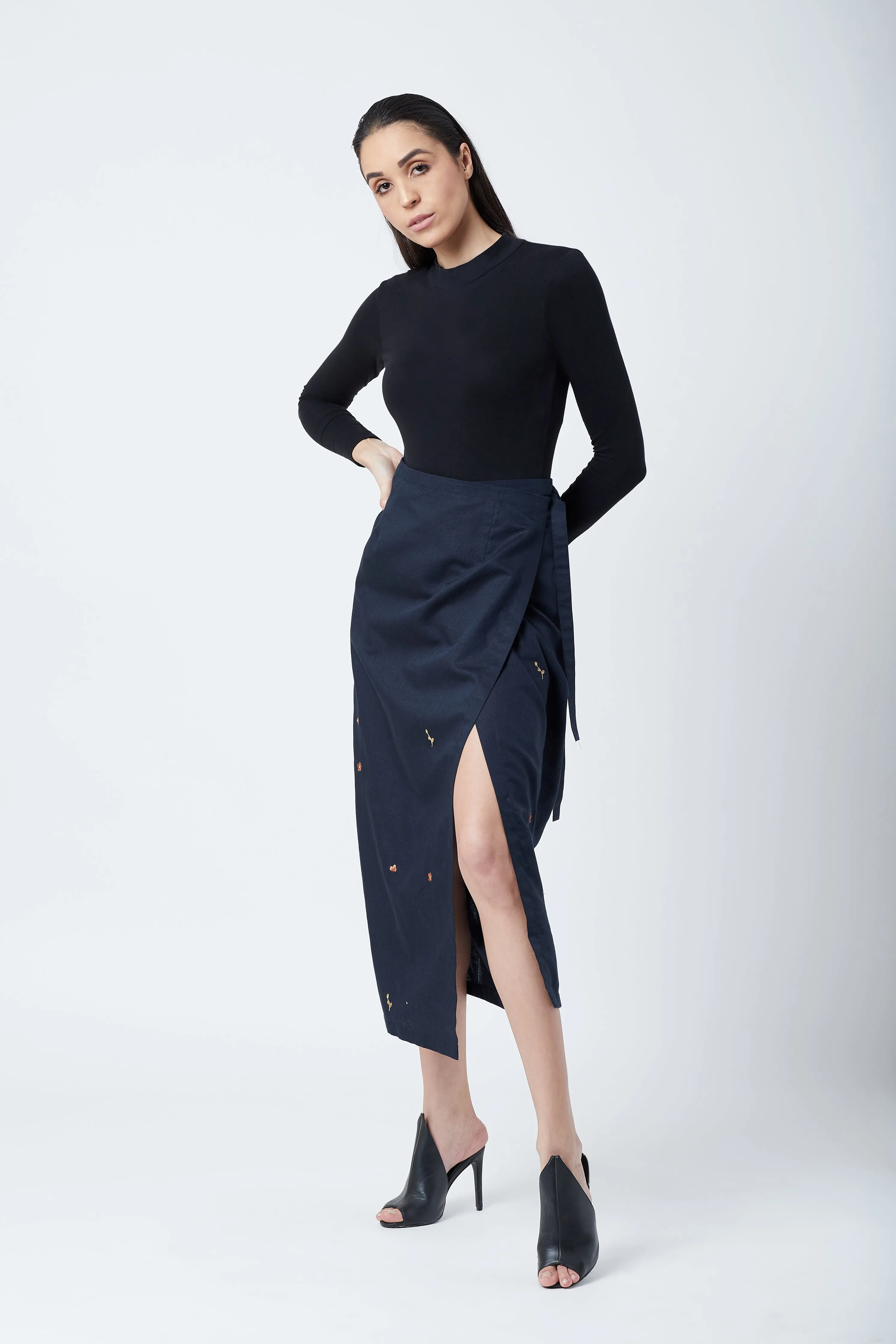 Alicia Black Skirt