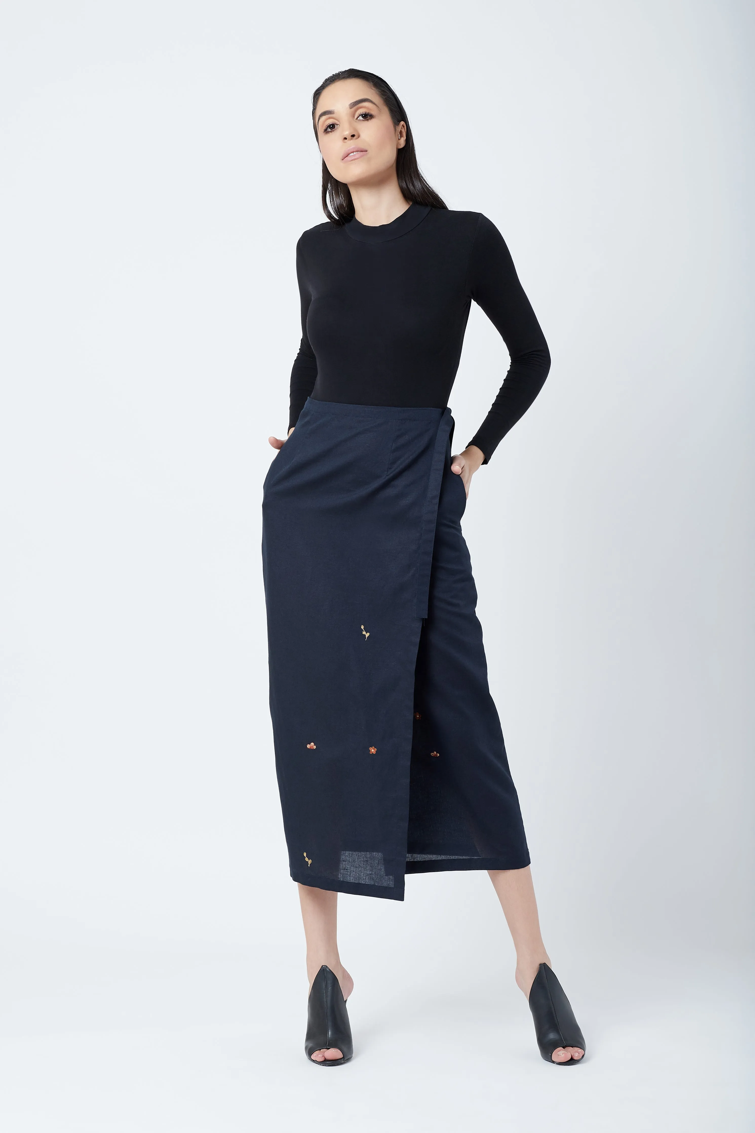 Alicia Black Skirt