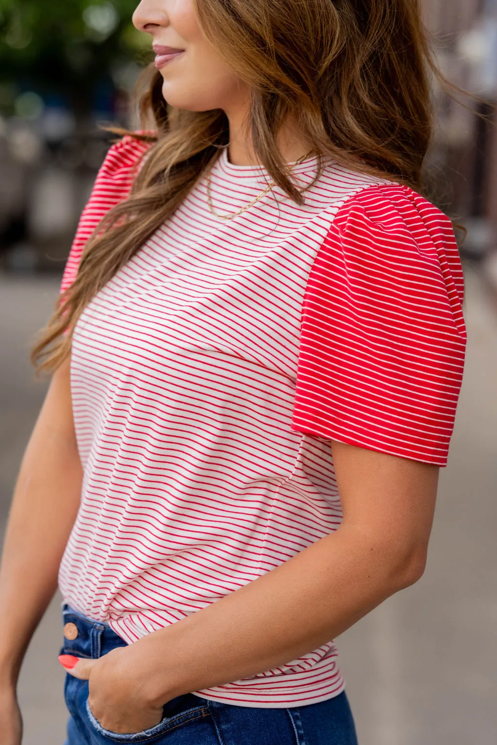 Contrasting Stripes Half Sleeve Tee