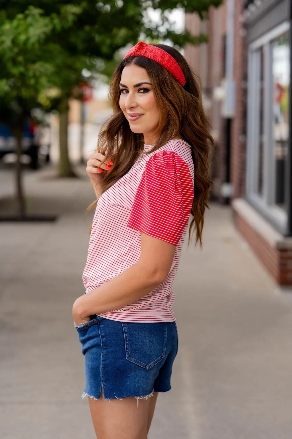 Contrasting Stripes Half Sleeve Tee