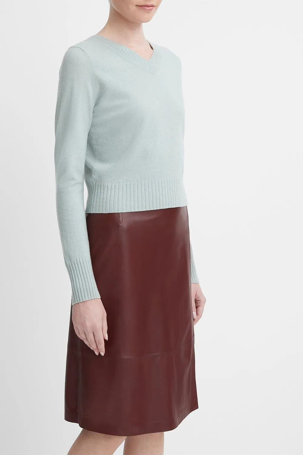 Cropped V-Neck Pullover