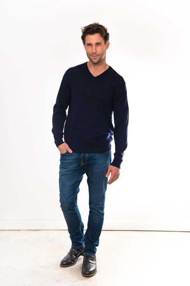 ESSENTIAL VEE NECK PULLOVER