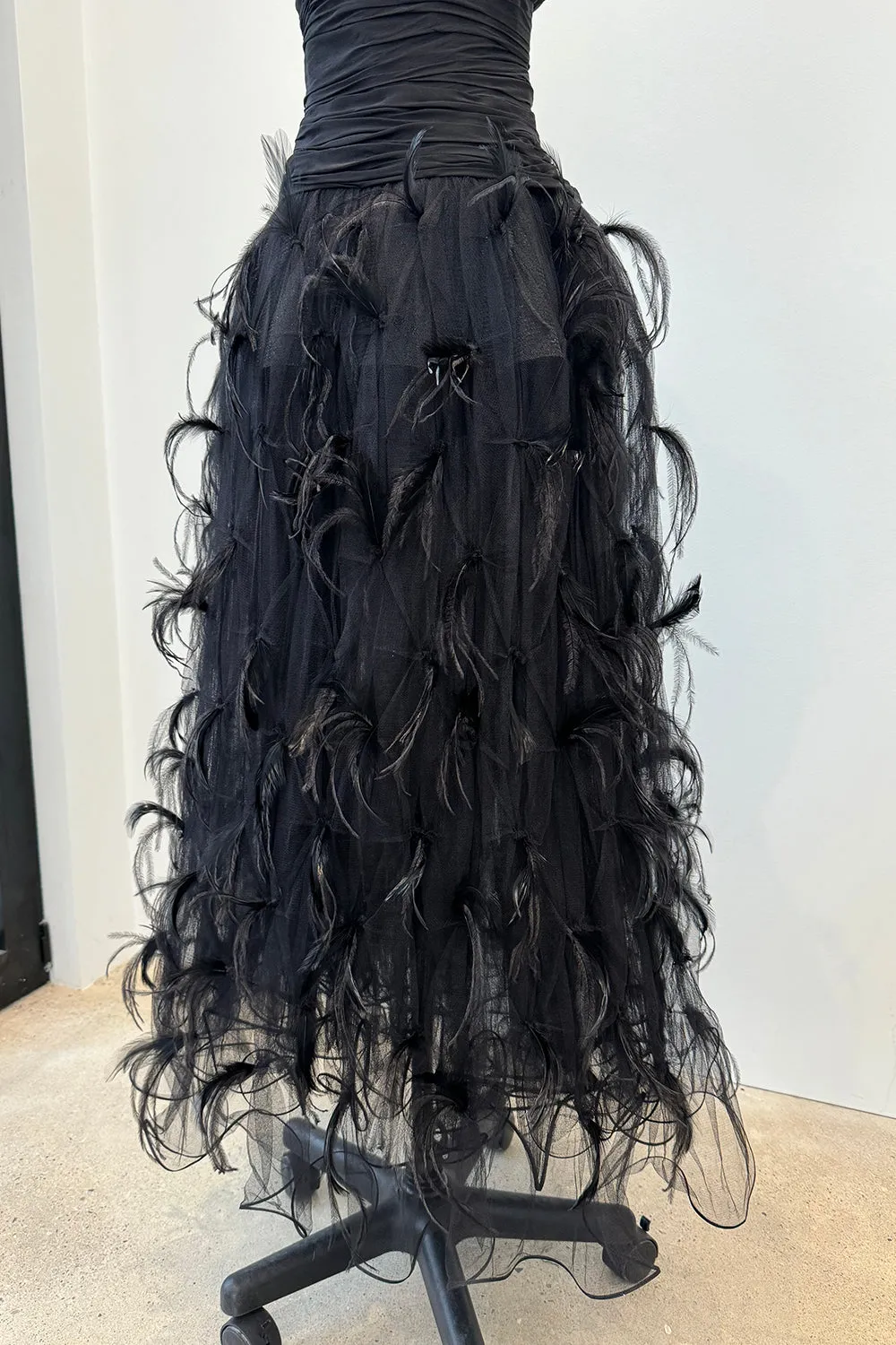 Pierre Balmain Fall 2000 Haute Couture Silk Chiffon, Net & Feather Skirt Dress - 12.5-14" W
