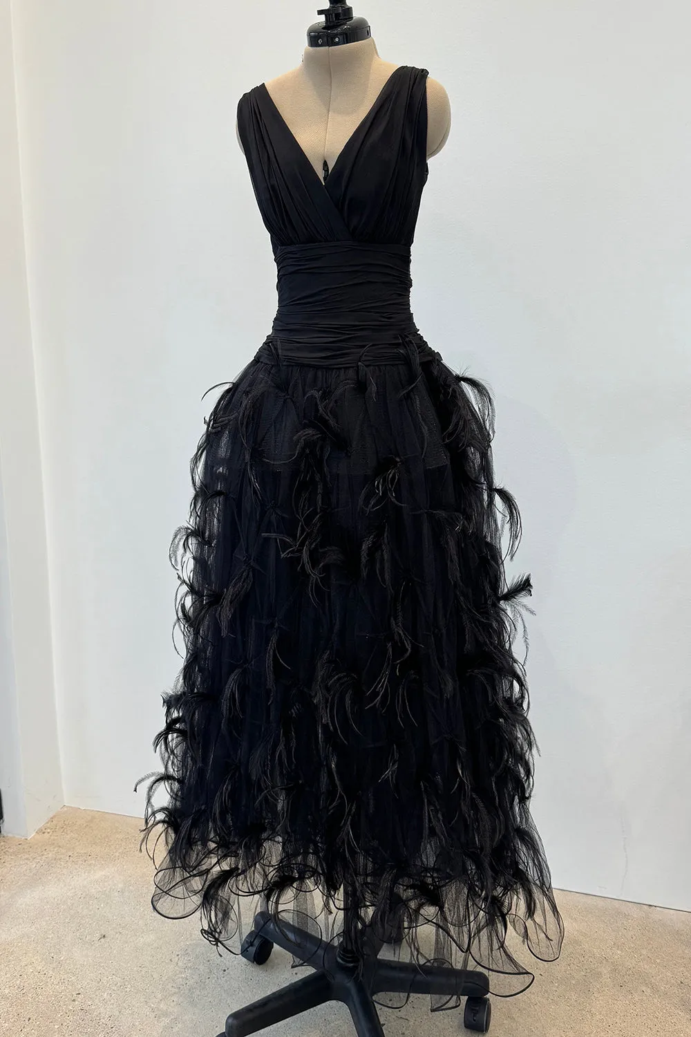 Pierre Balmain Fall 2000 Haute Couture Silk Chiffon, Net & Feather Skirt Dress - 12.5-14" W