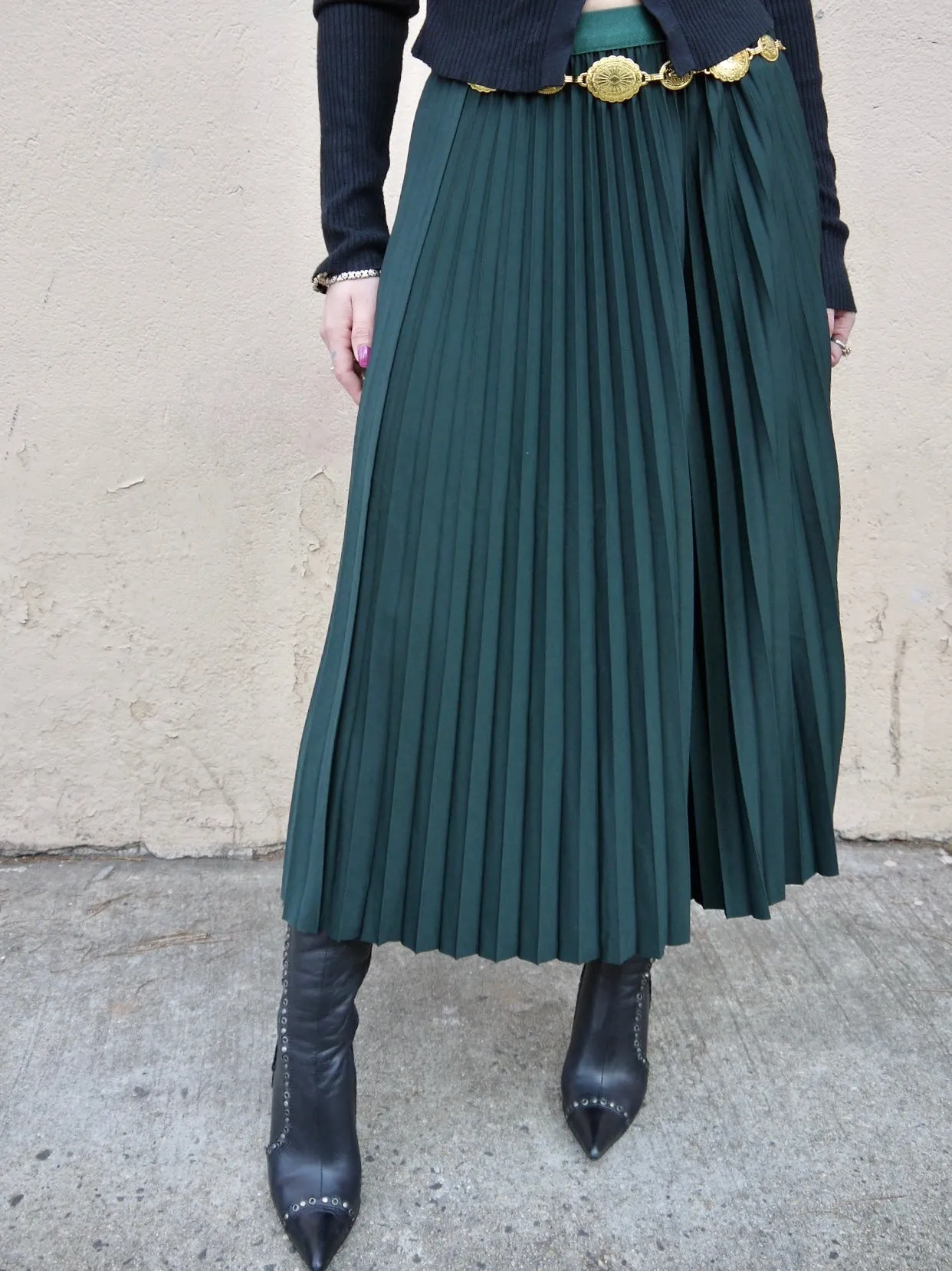 solid pleated skirt