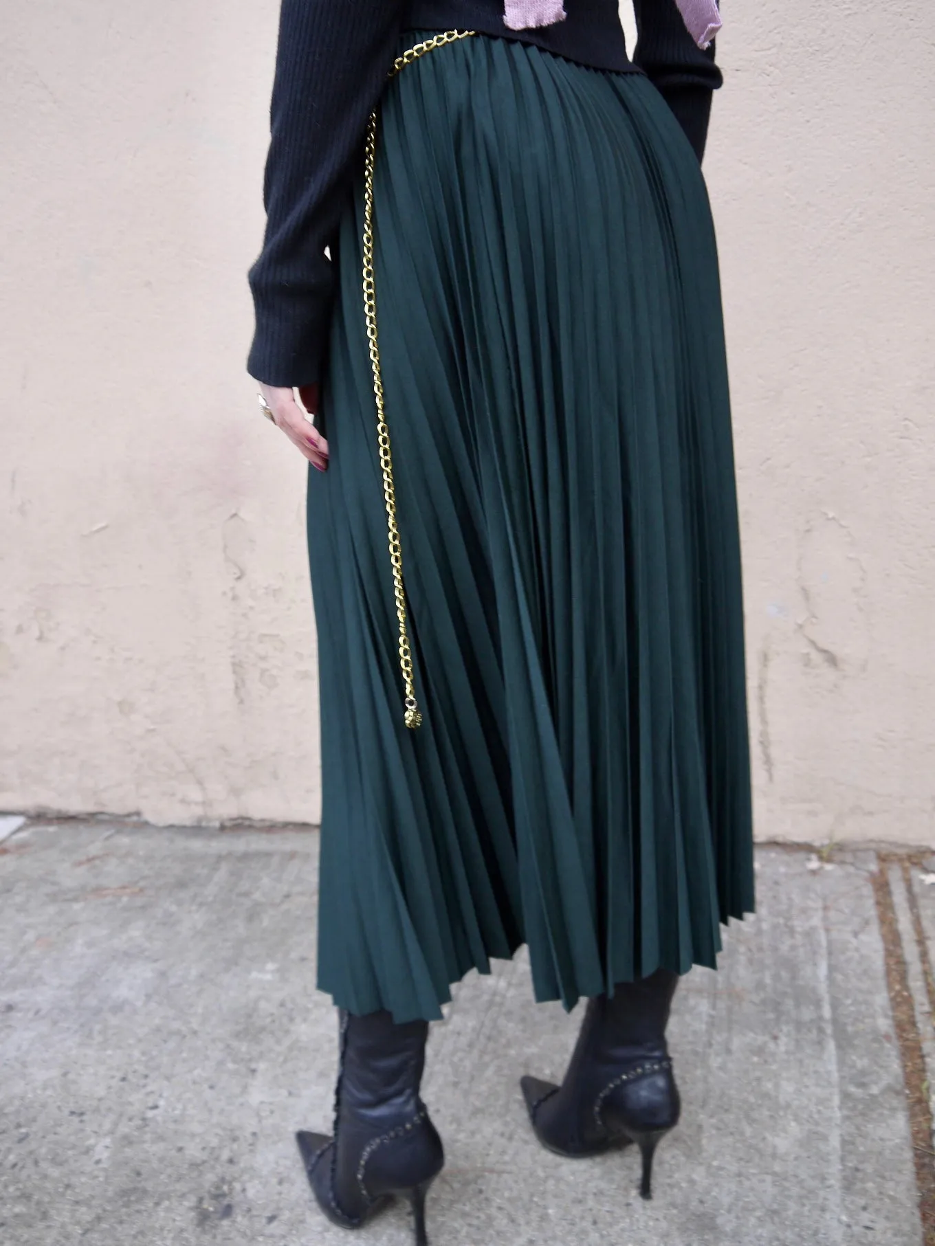 solid pleated skirt