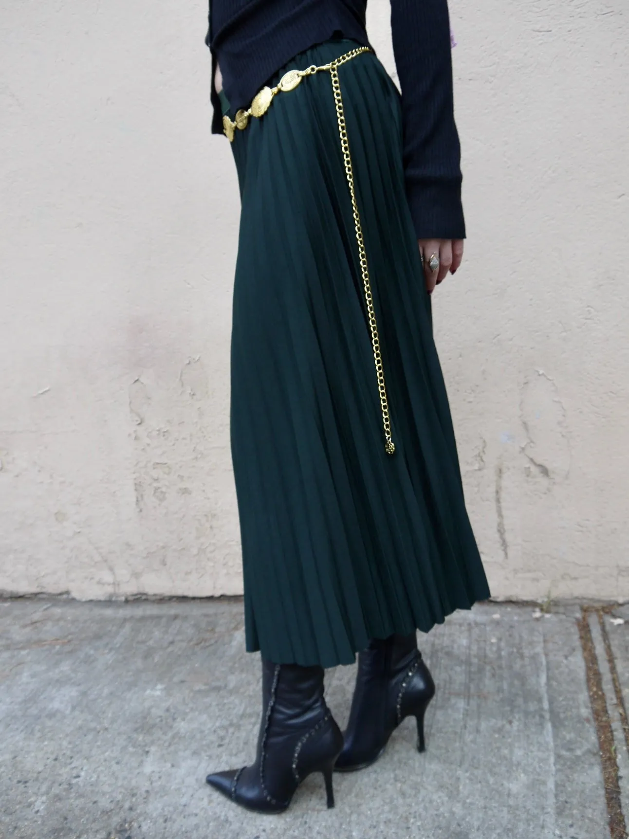 solid pleated skirt