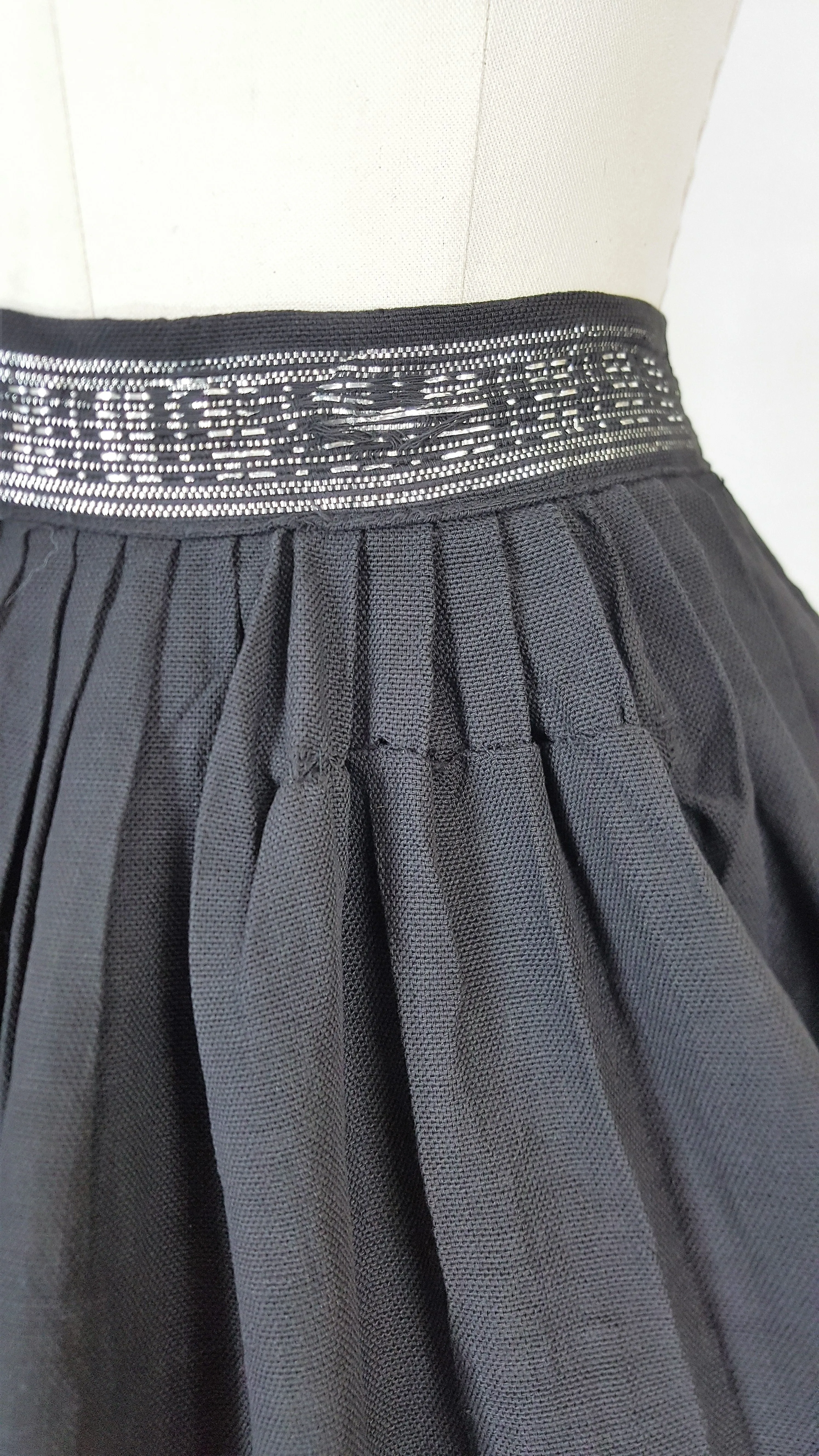 Vintage 1950s Black Full Circle Skirt With Silver Thread Embroidery